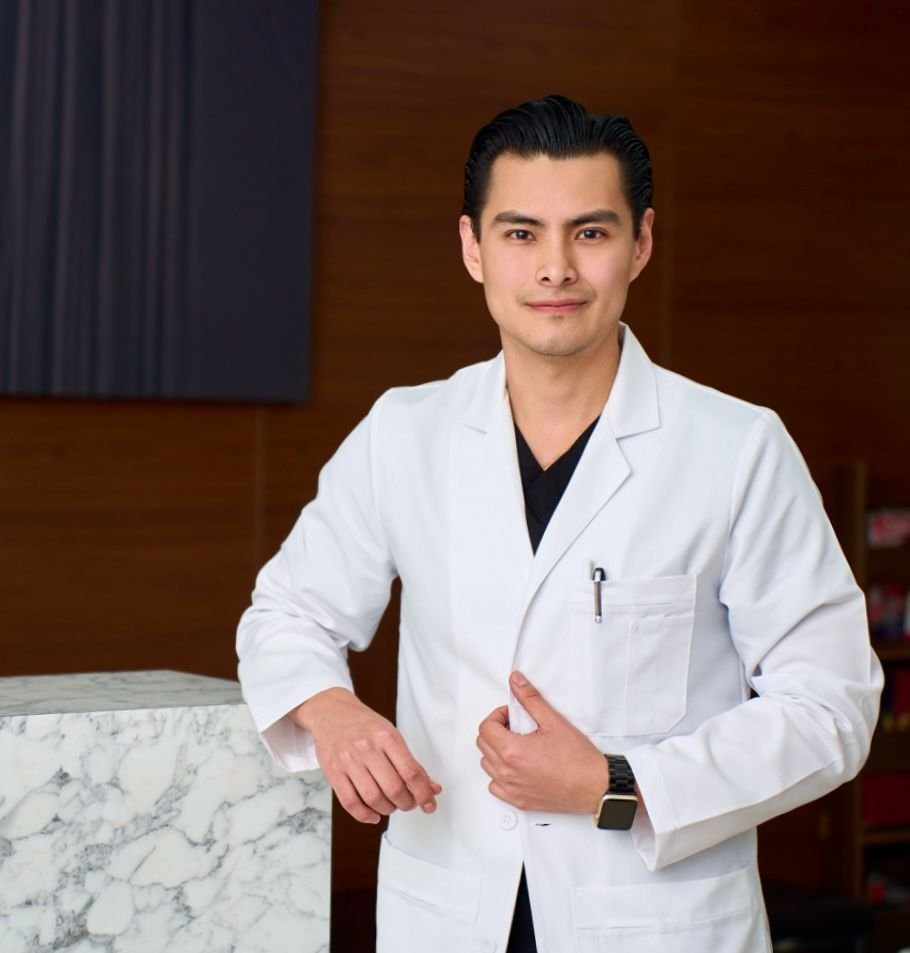 Imagen del Dr. Enrique Velázquez